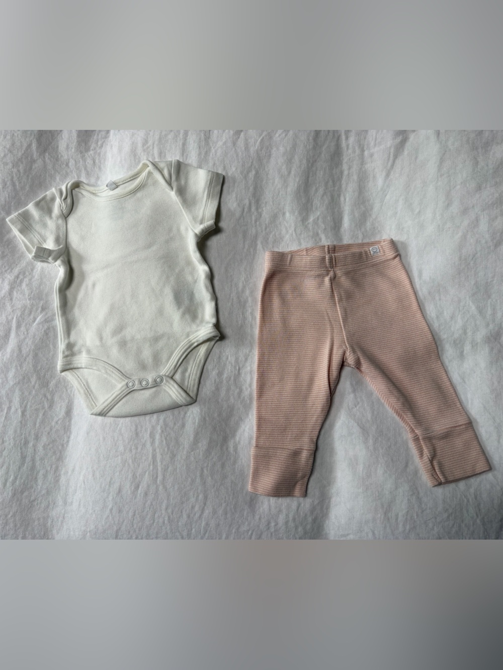 Baby Mori White Bodysuit & Leggings in Blush set